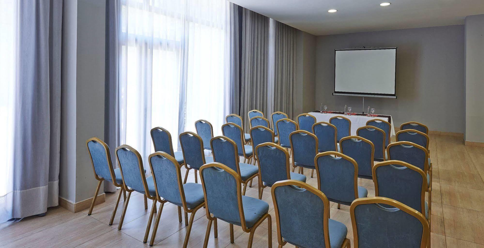 Exe Barcelona Gate Hotel 4*